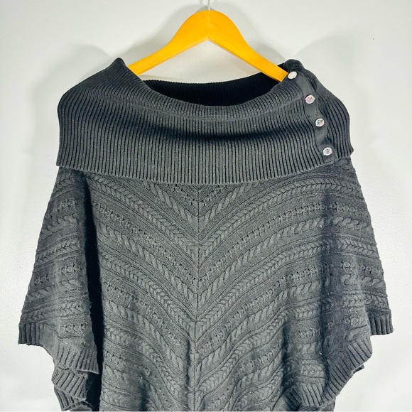 White House Black Market Poncho Knit Silver Button Wool Cowl Neck Open ShawlNWOT - Picture 2 of 7